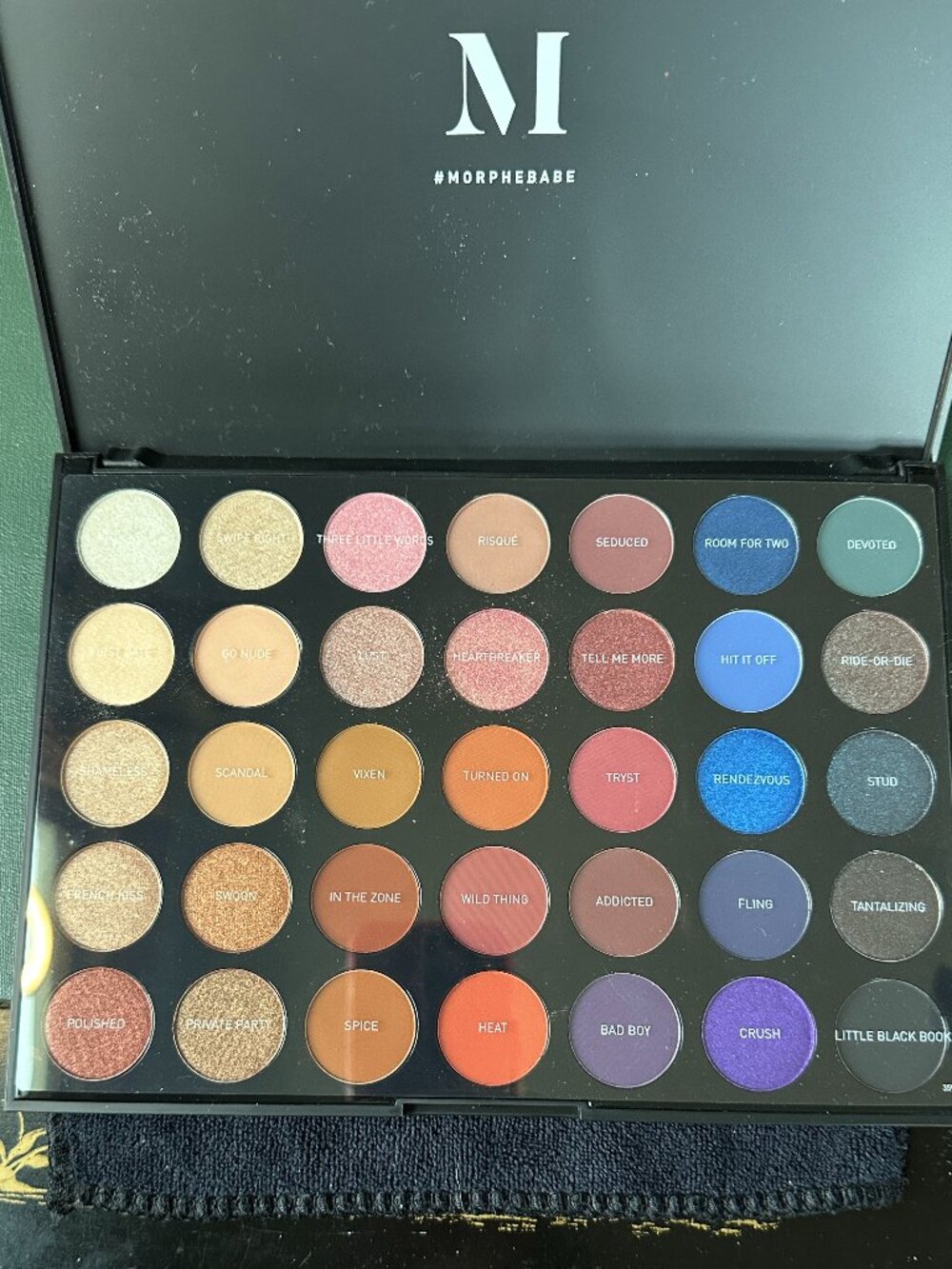 Morphe 35v Stunning Vibes Artistry Eyeshadow Palette